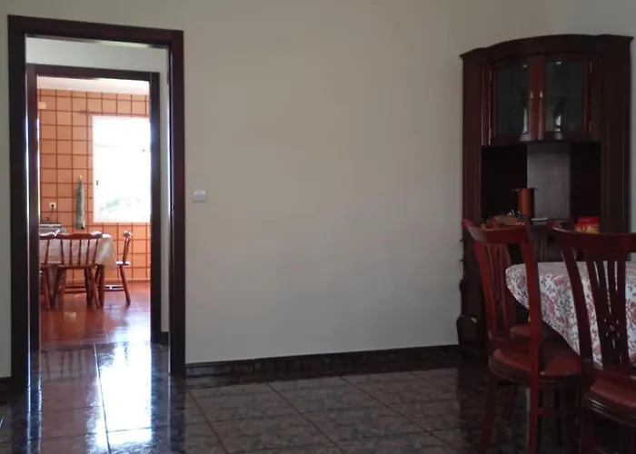 Yellow Owl Ii Bedroom I Apartamento Campanário